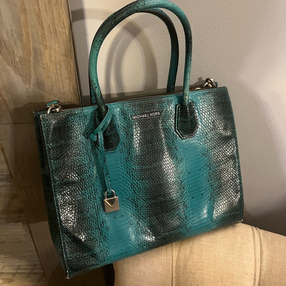 MICHEAL Micheal Kors/ Bag Teal Snake skin Look, with shoulder strap